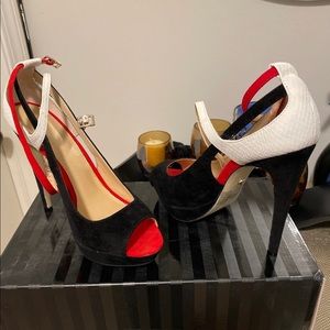 Nice heels wore once as well.